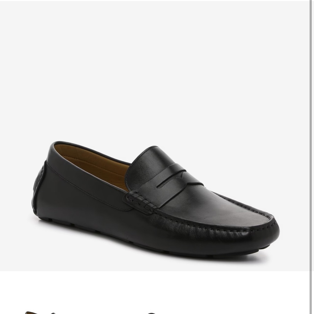 Worn once Vince Camuto black leather loafer